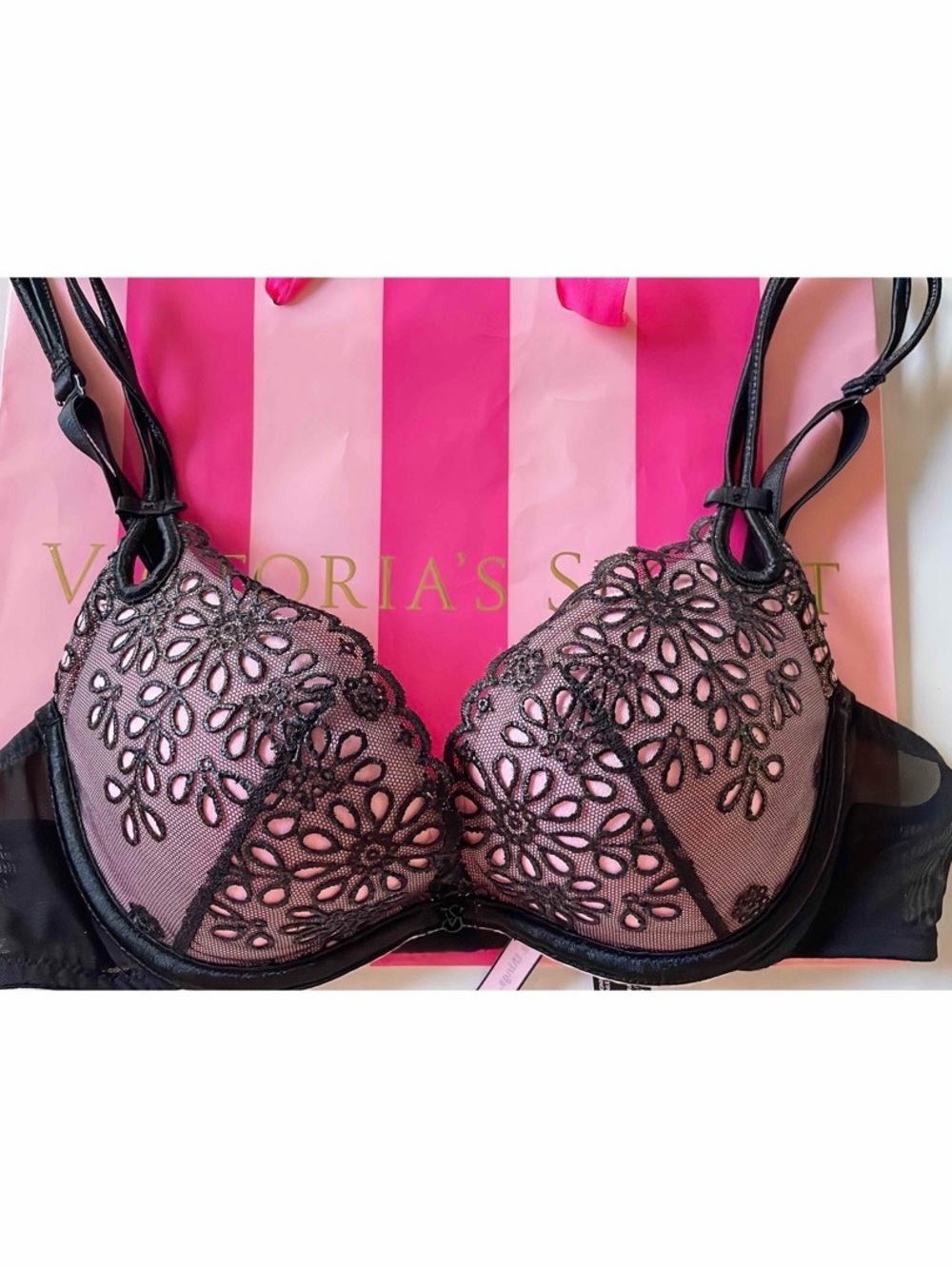 Victoria's Secret Pink with Black Floral Lace Demi Push-Up Bra 36C Sexy